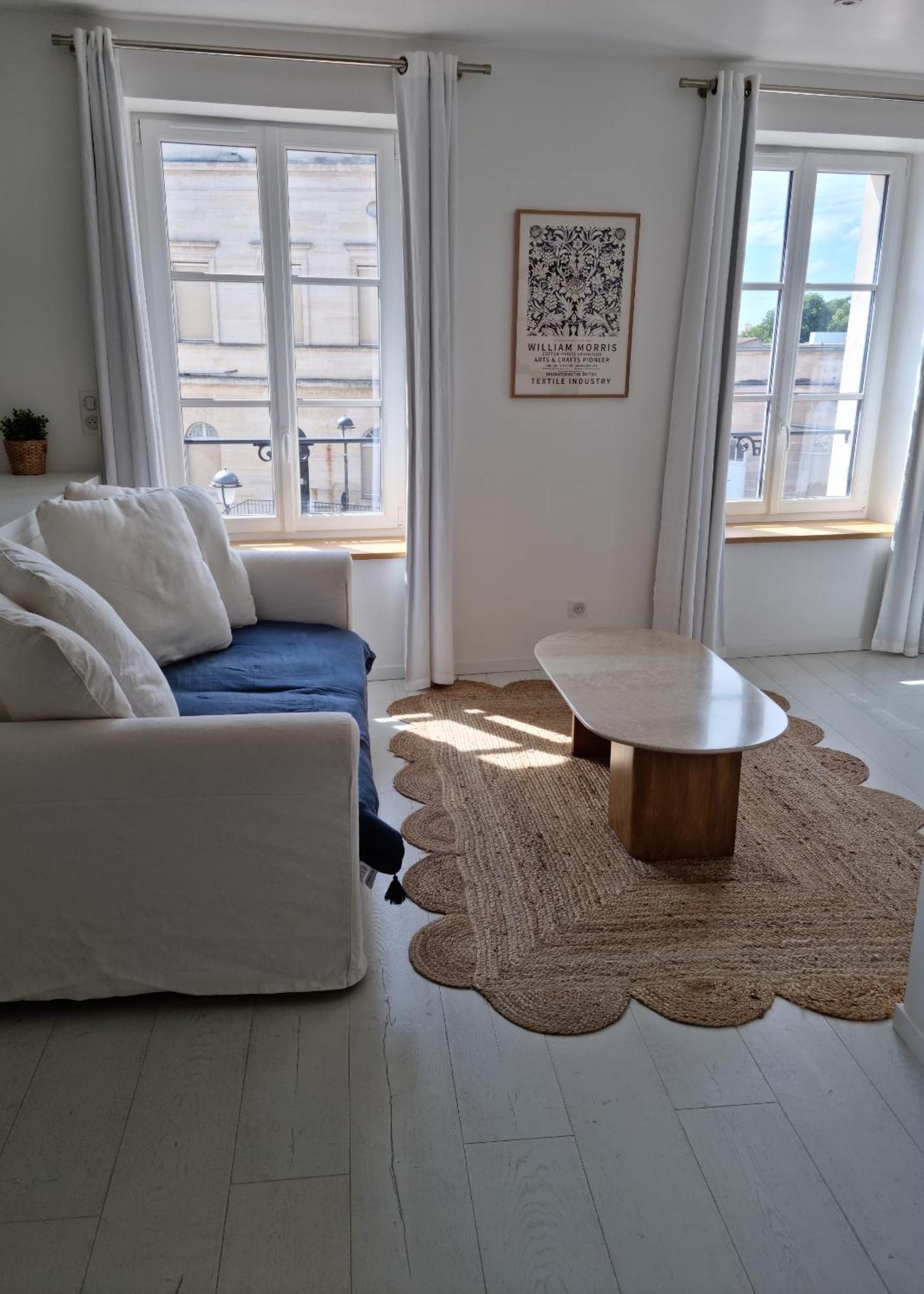 Victoire Saphir 203 Climatise Hotel De Ville サン・ディジエ エクステリア 写真
